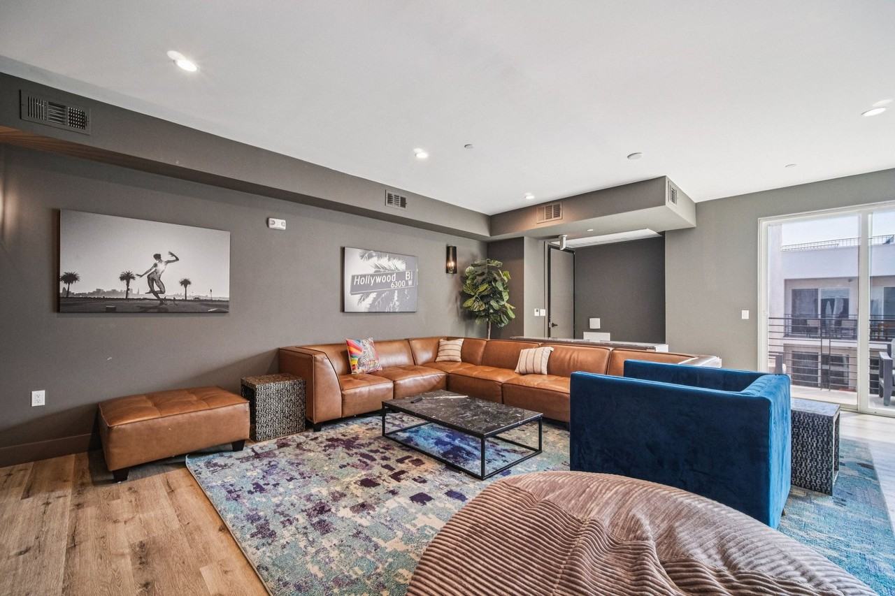 Destination NoHo - Photo 6 of 44