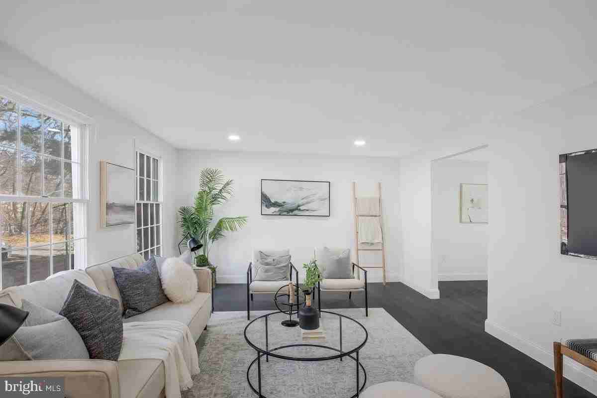 13011 Renfrew Cir - Photo 4 of 34