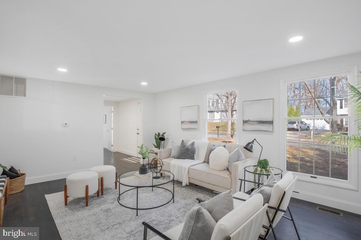 13011 Renfrew Cir - Photo 5 of 34