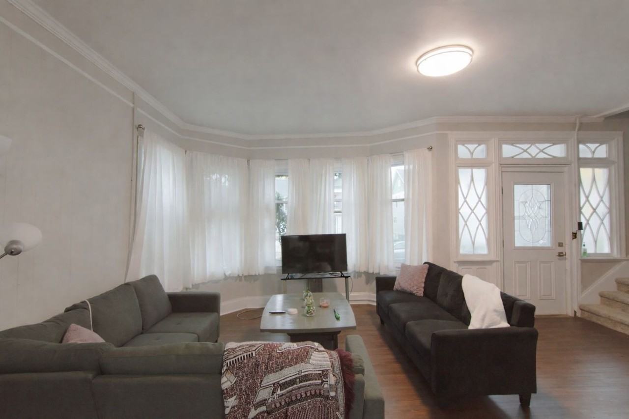 311 Farm St - Photo 2 of 45