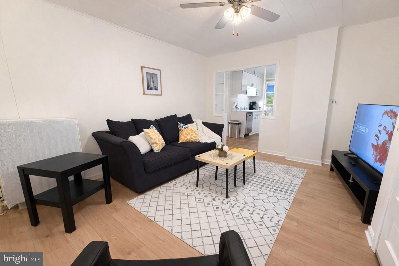 131 Livingston Ave Apt 1 #1F - Photo 3 of 16