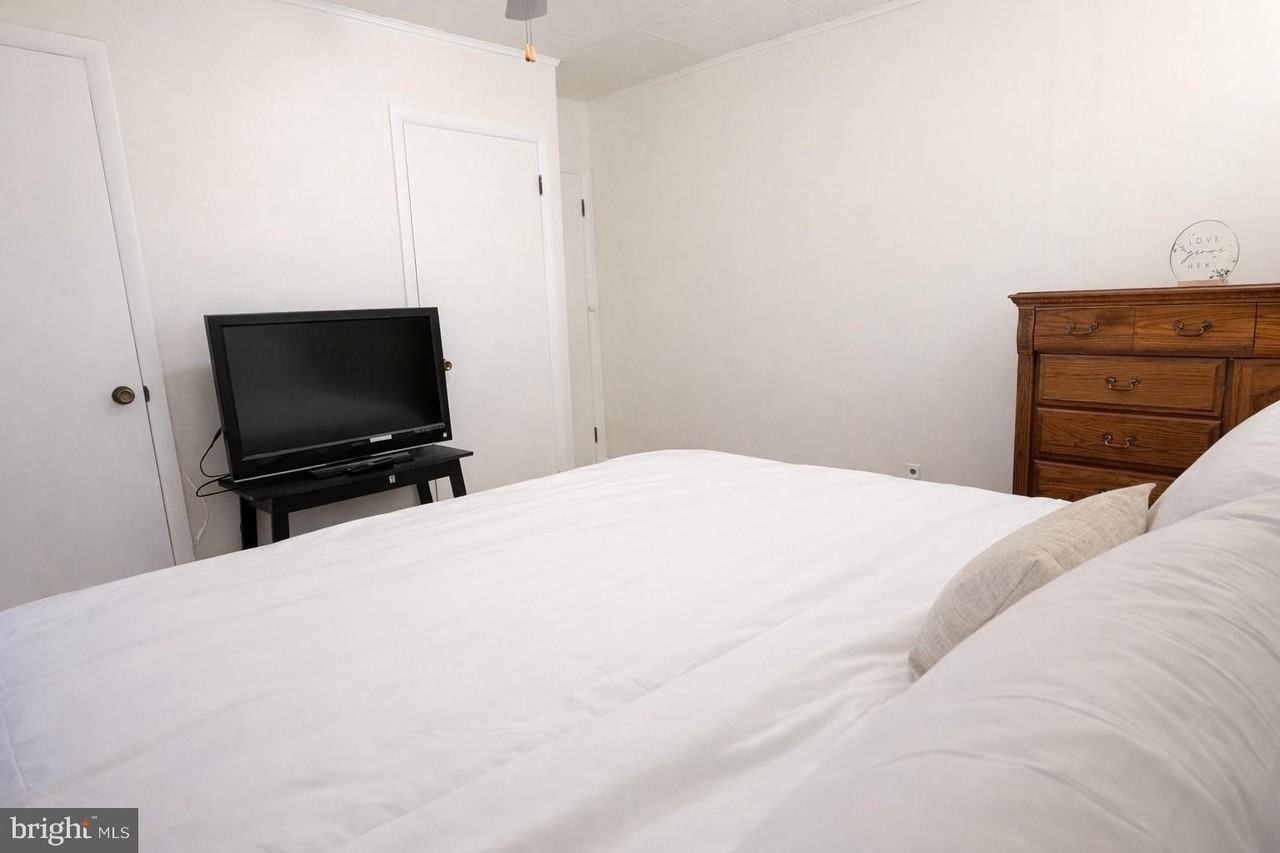 131 Livingston Ave Apt 1 #1F - Photo 7 of 16