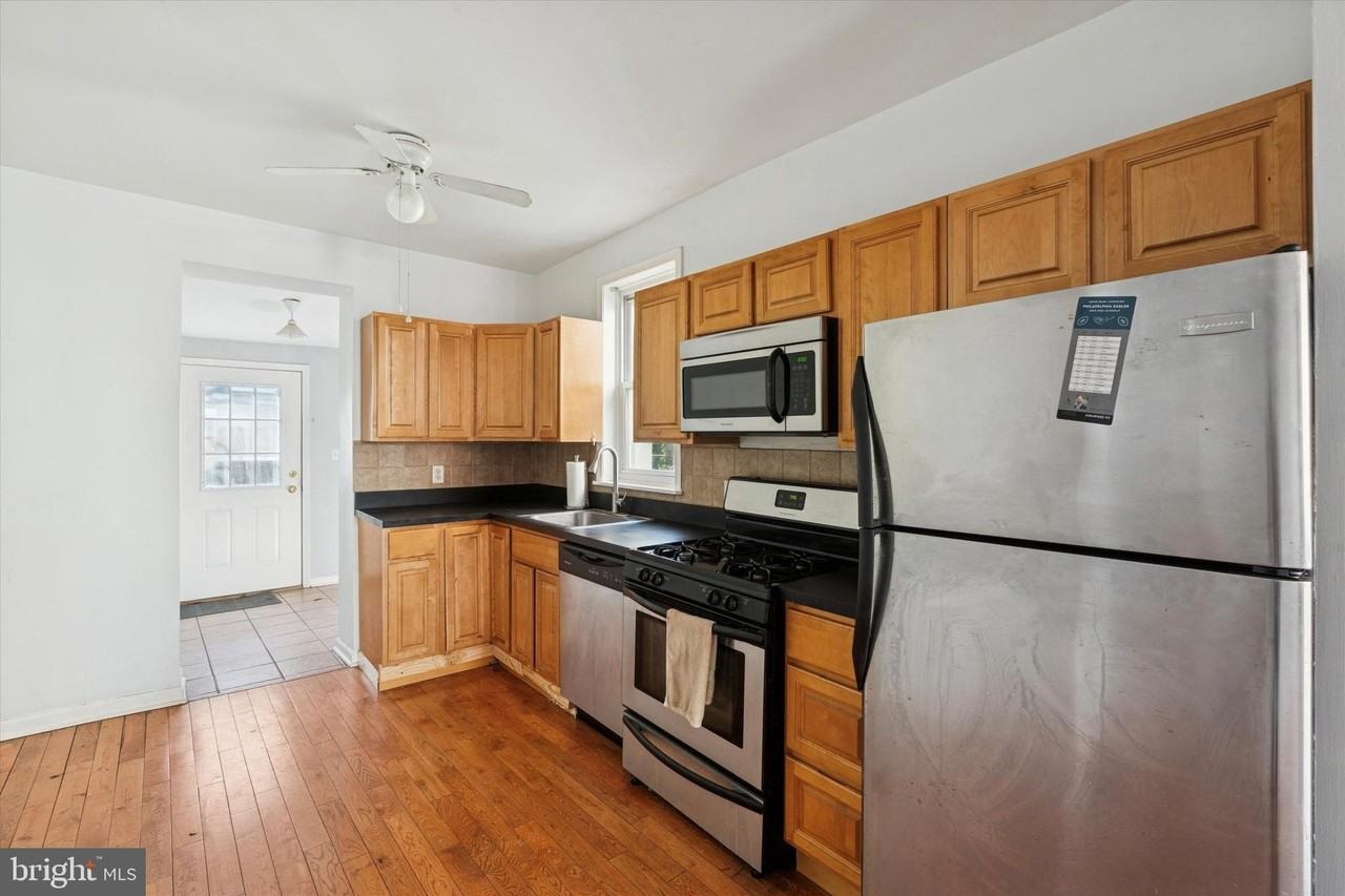 102 Daly St - Photo 6 of 25