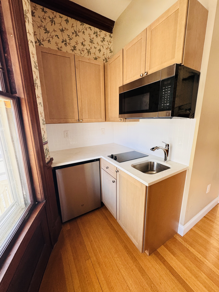 7 Oak St #001 - Photo 2 of 15