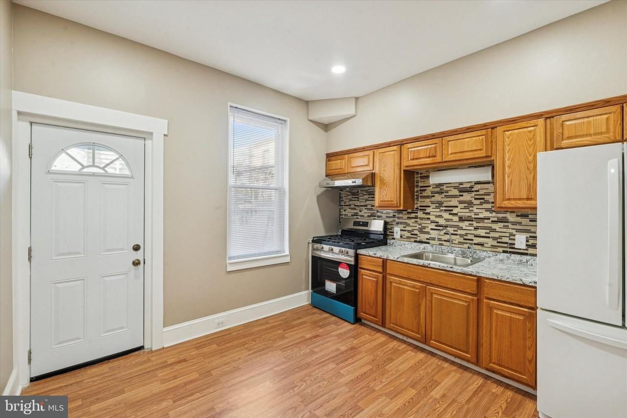 2136 S 4th St - Photo 6 of 15