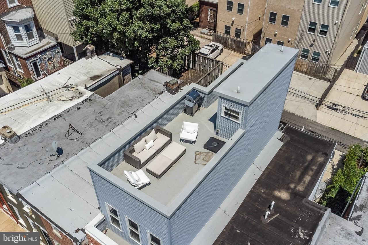 1935 Cambridge St - Photo 4 of 50