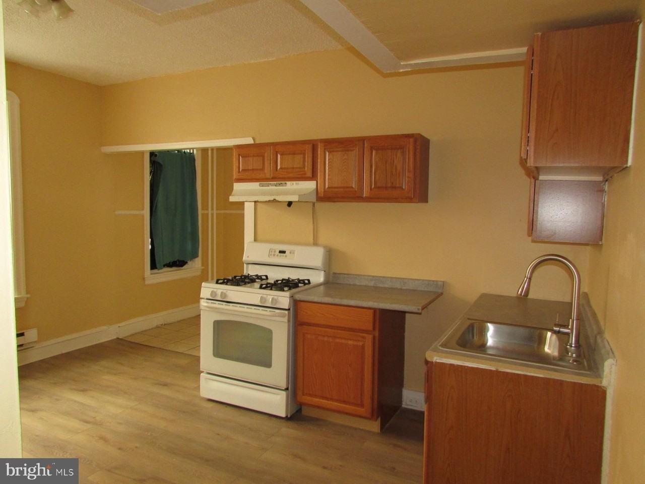 412 Lindley Ave - Photo 5 of 11