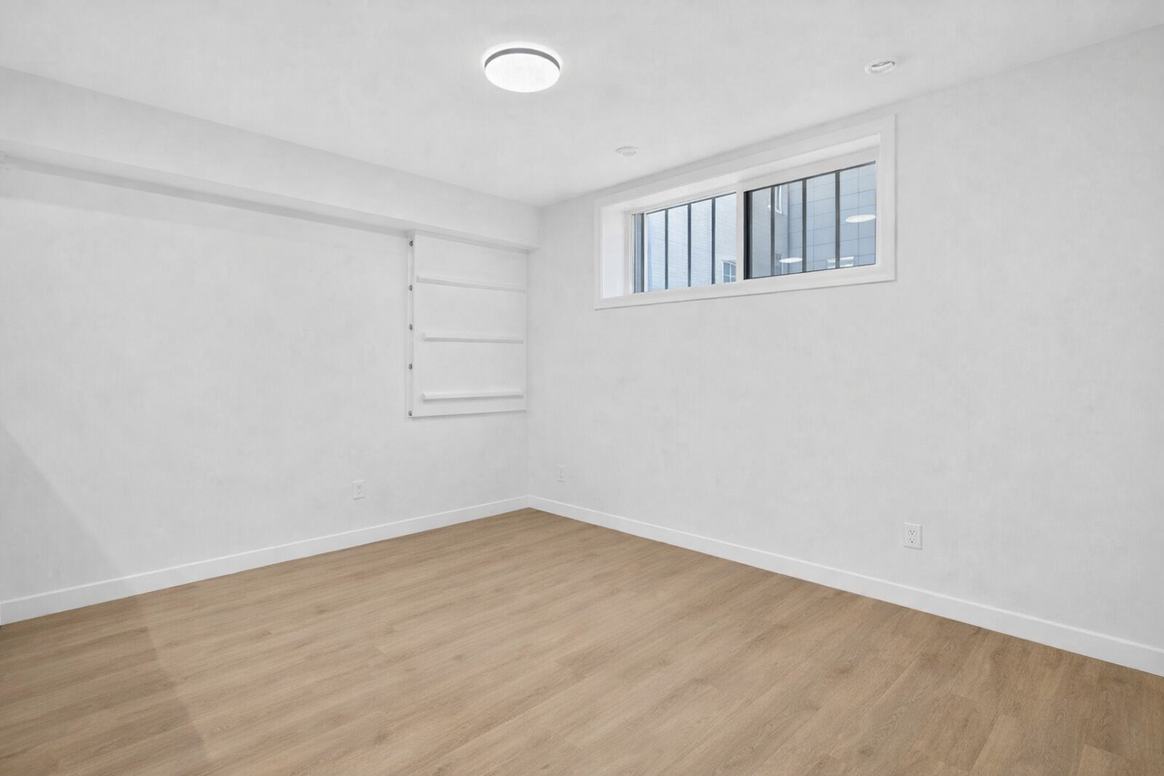 10314 147 St Nw Bsmt #10314BS - Photo 4 of 15