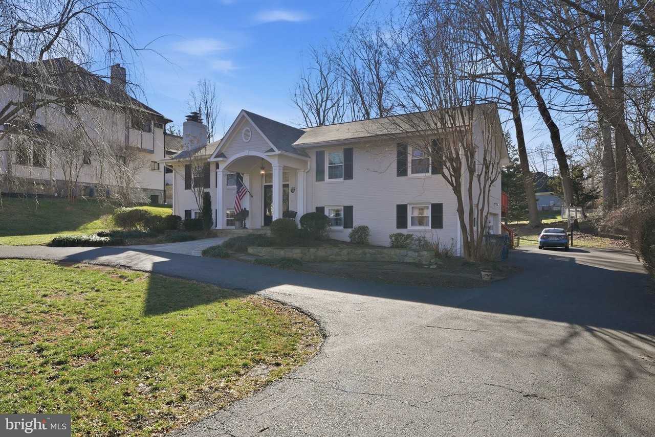 7001 Arbor Ln - Photo 3 of 43