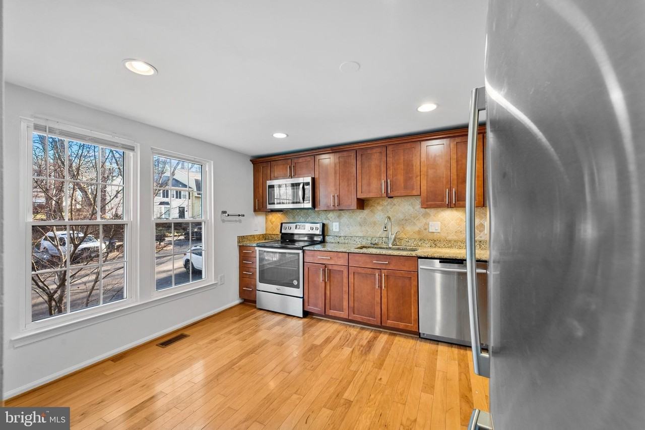 5718 Wood Mouse Ct - Photo 4 of 37