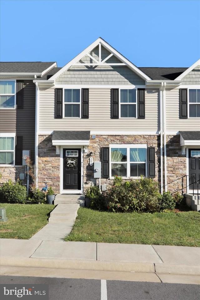 206 Spring Pl - Photo 2 of 30