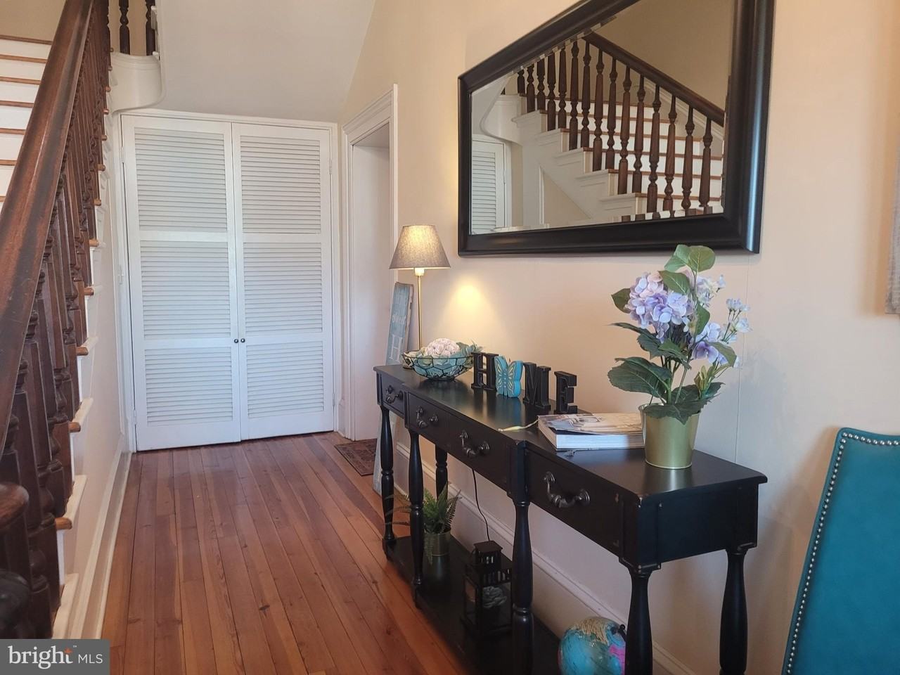 447 N Loudoun St - Photo 2 of 20