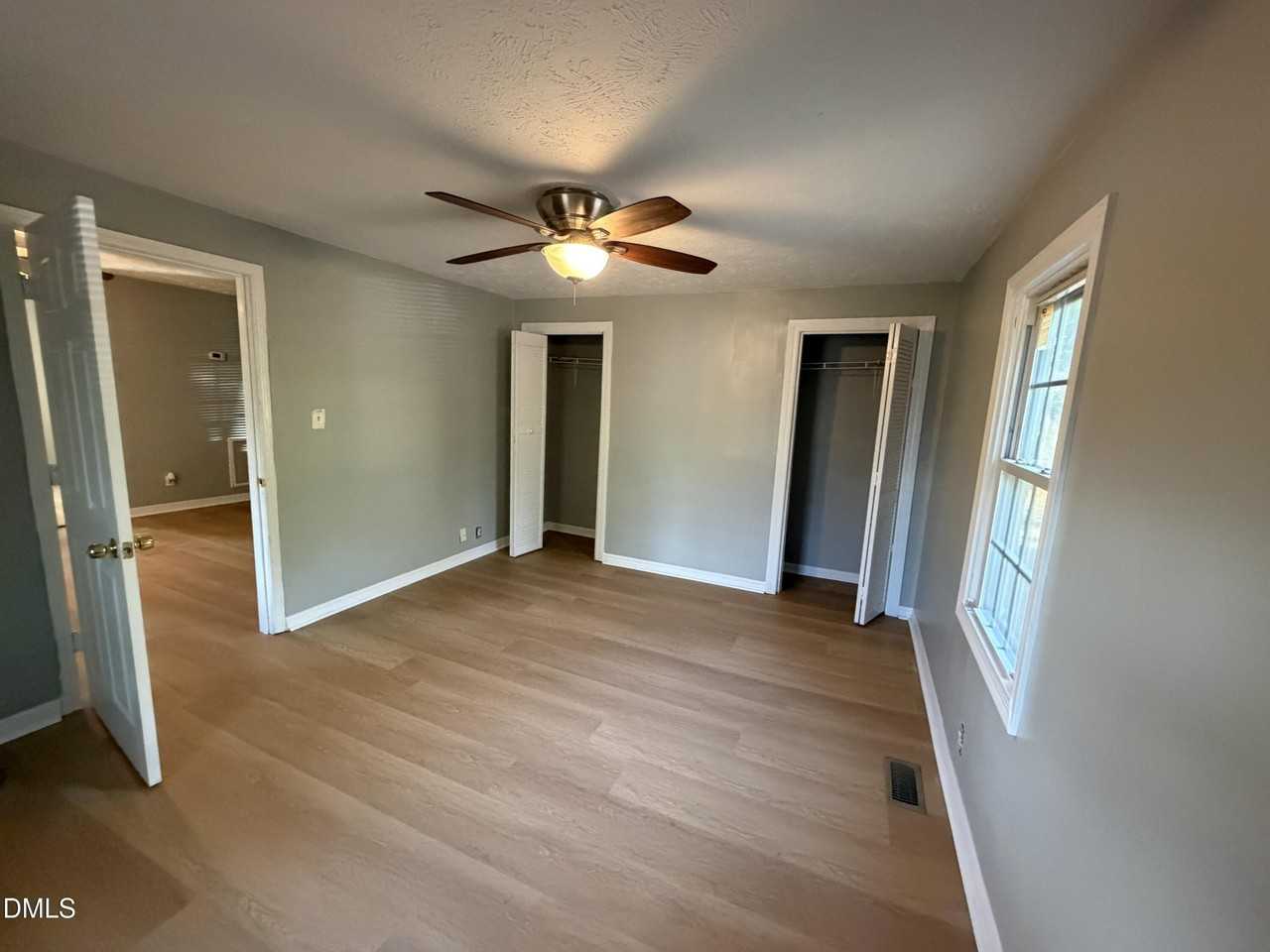 1436 Powell St - Photo 3 of 12