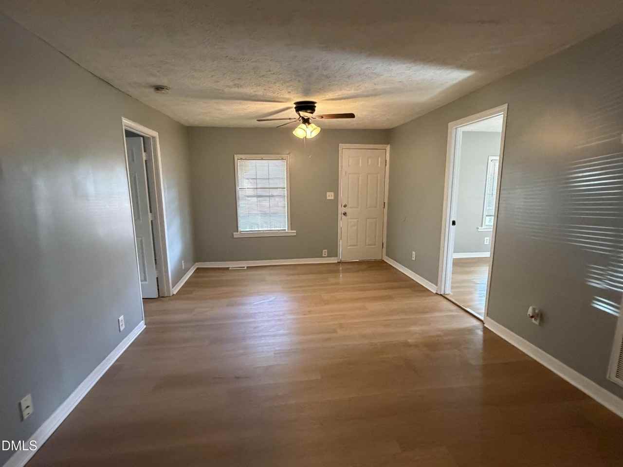 1436 Powell St - Photo 5 of 12