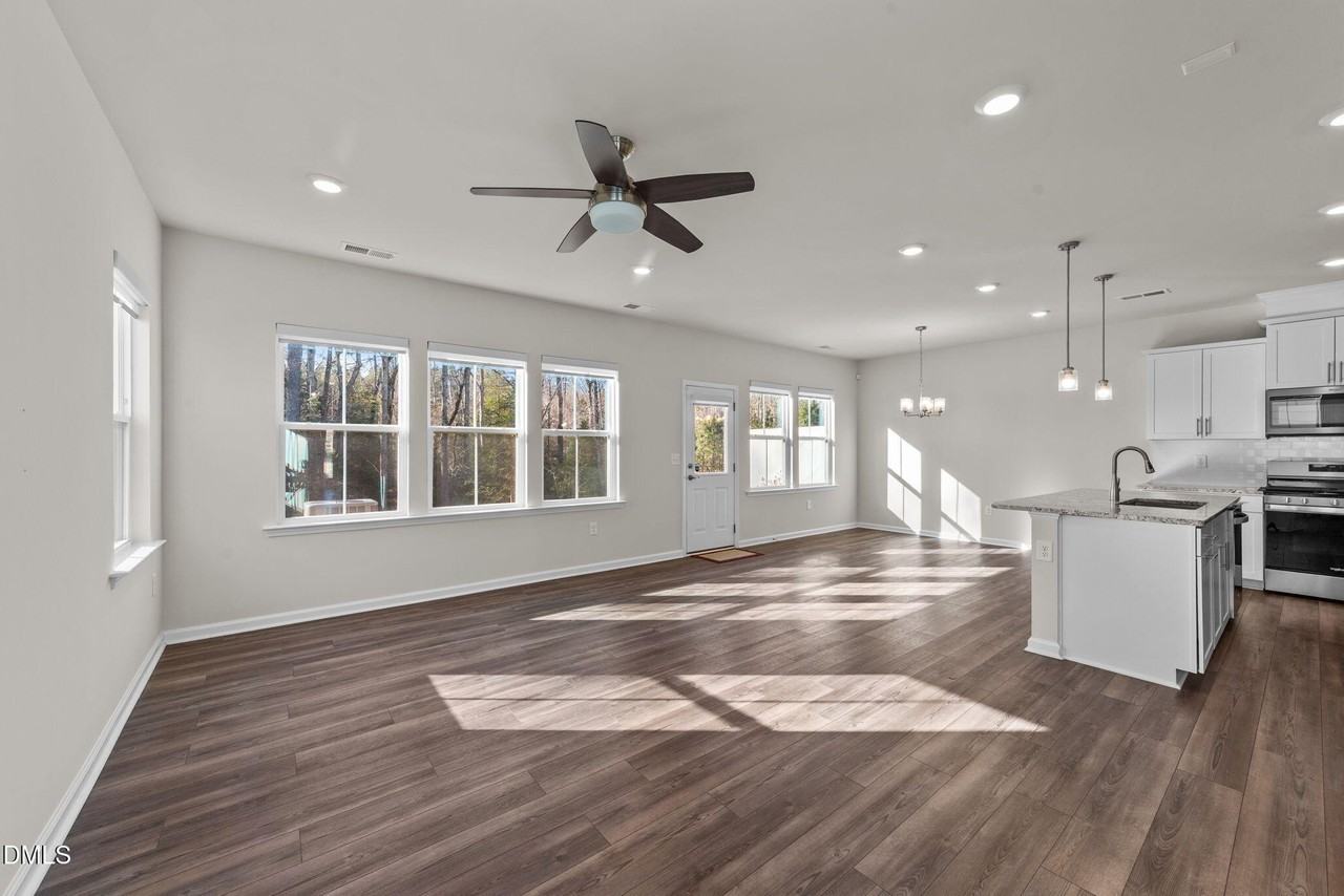 427 Glen Clova Dr - Photo 4 of 42