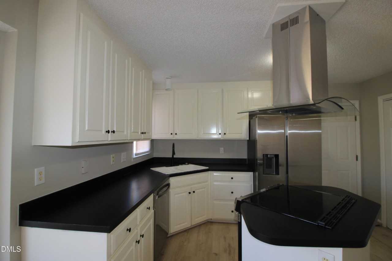 8108 Owenston Ct - Photo 5 of 28