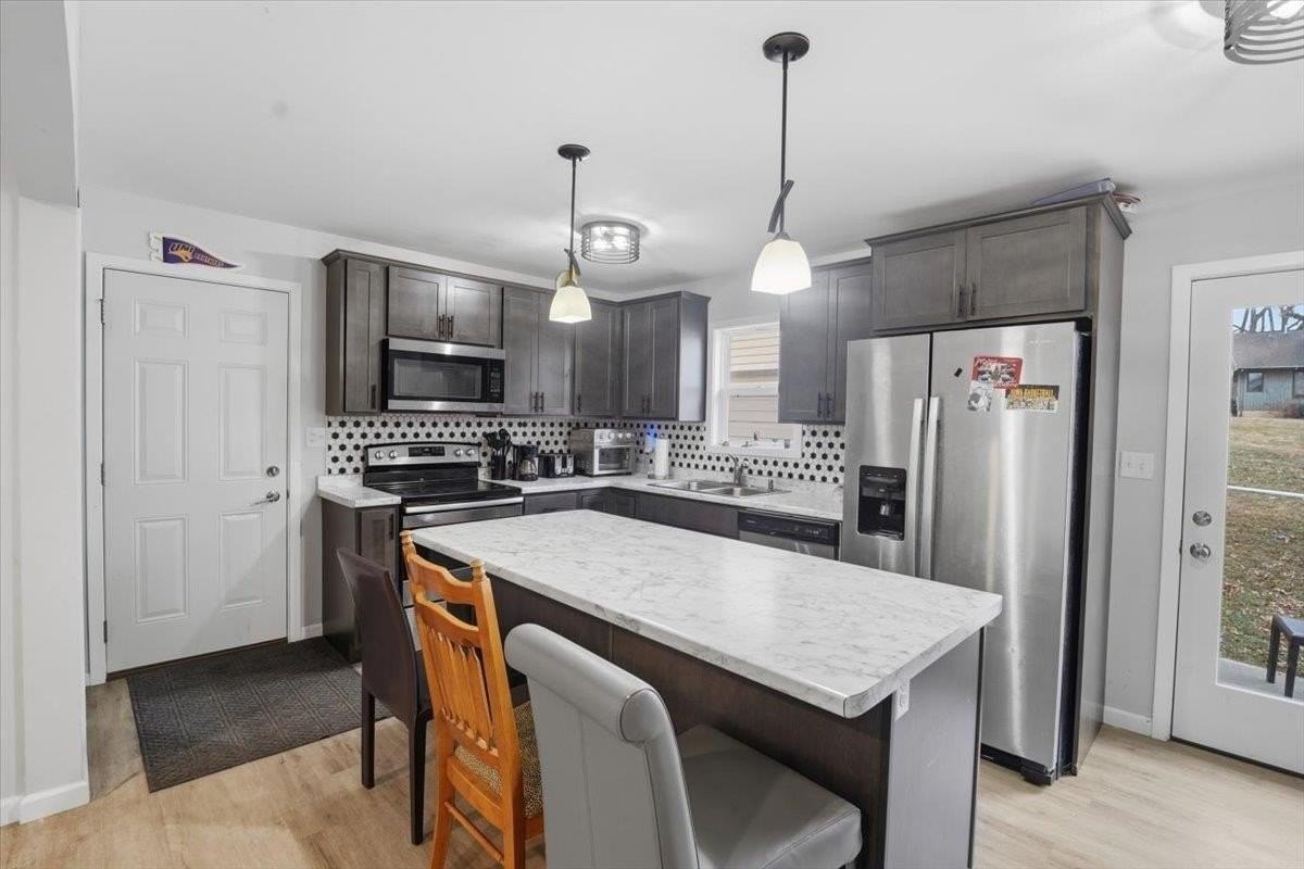 124 N College St - Photo 3 of 24