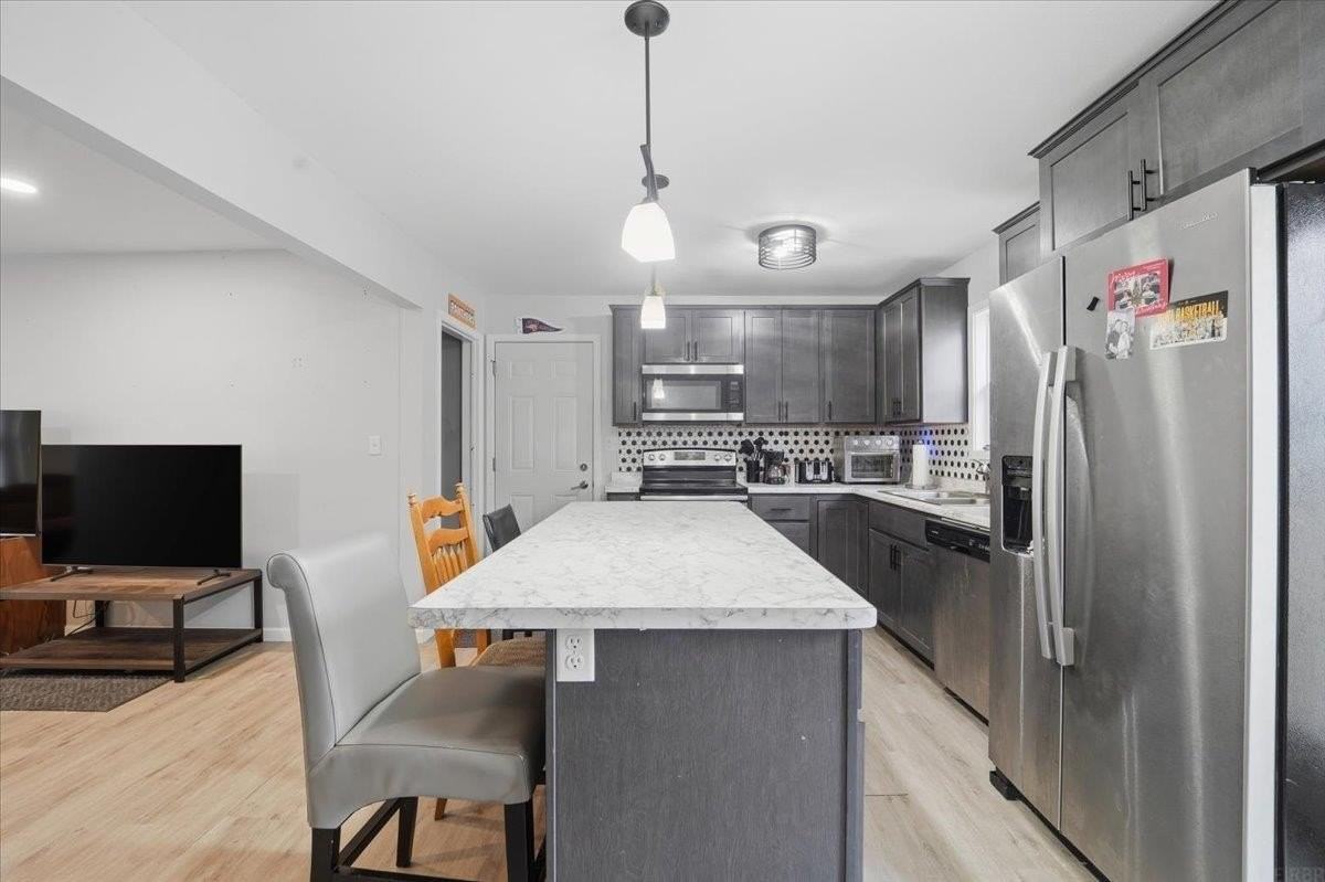 124 N College St - Photo 4 of 24