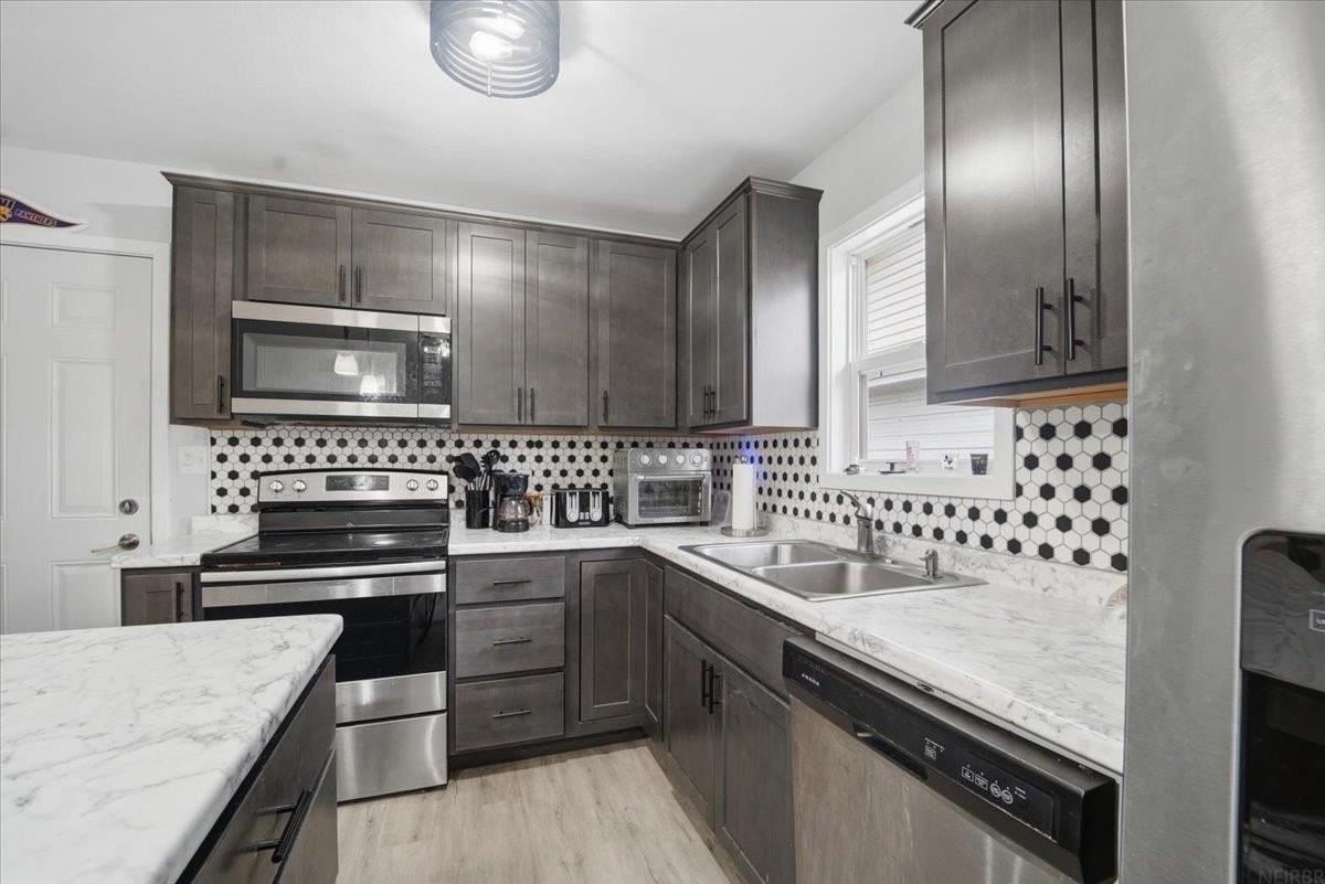 124 N College St - Photo 7 of 24