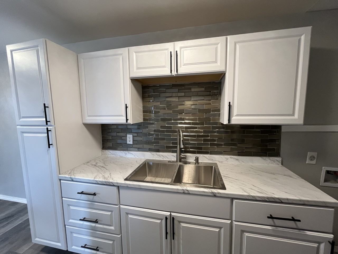 2414 Hancock Ave #2418