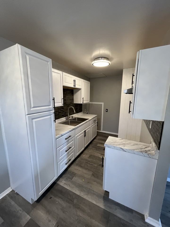 2414 Hancock Ave #2418 - Photo 2 of 9