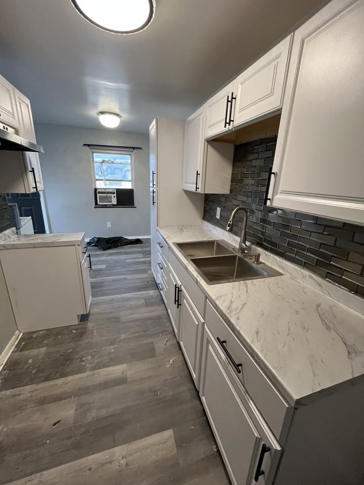 2414 Hancock Ave #2418 - Photo 5 of 9