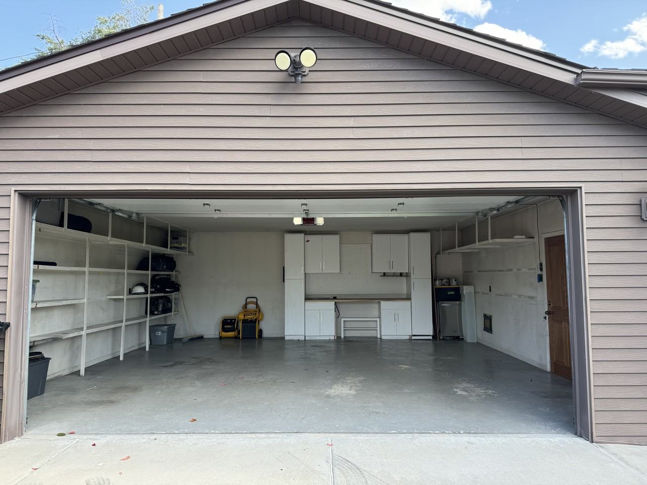 5473 S Capri Dr - Photo 4 of 9