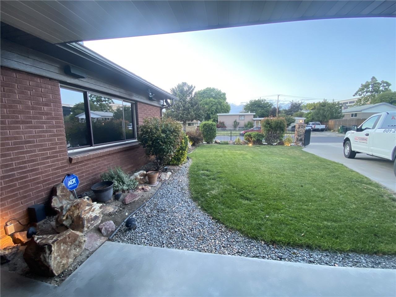 5473 S Capri Dr - Photo 7 of 9