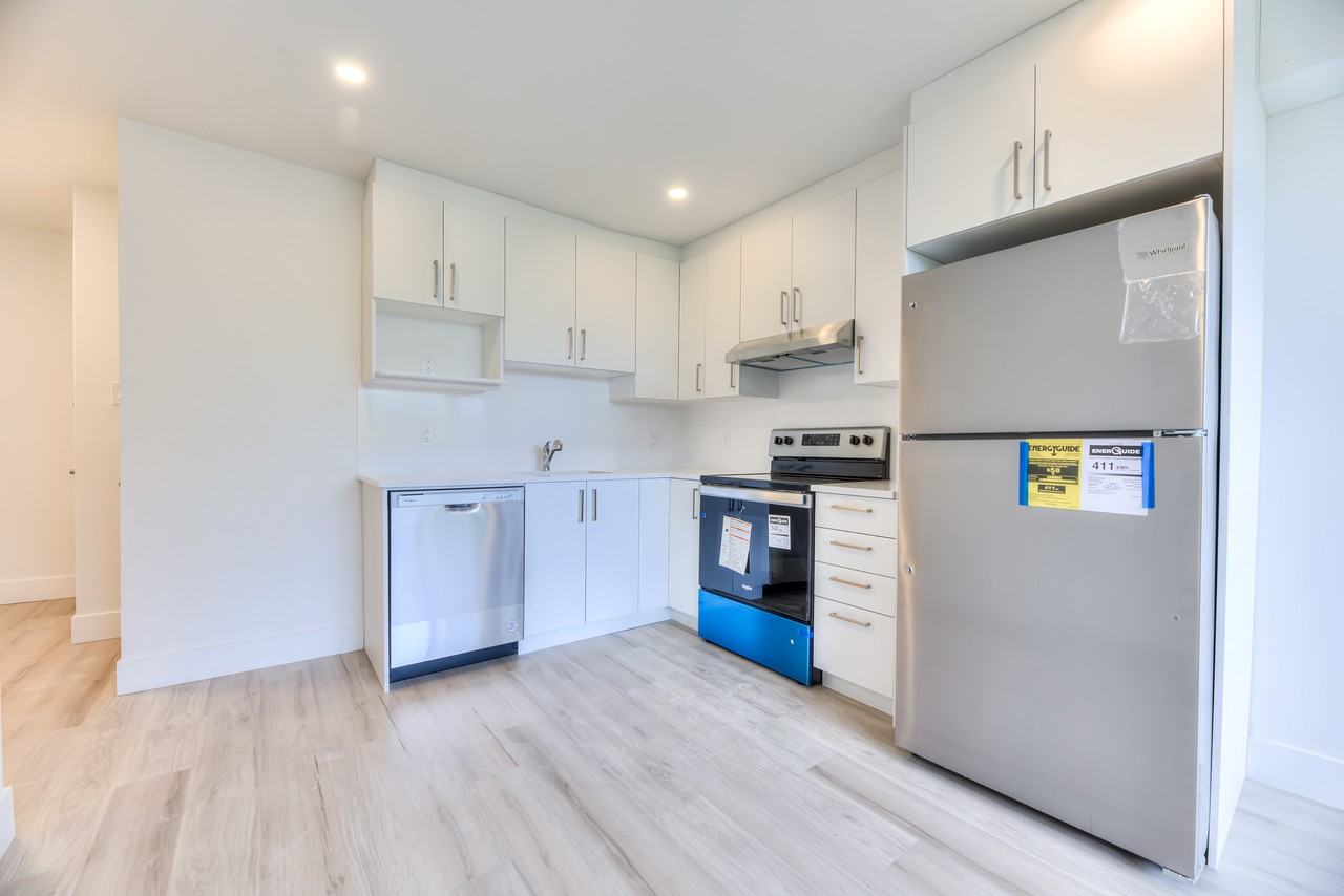 2660 Rue Goyer #204 - Photo 2 of 11