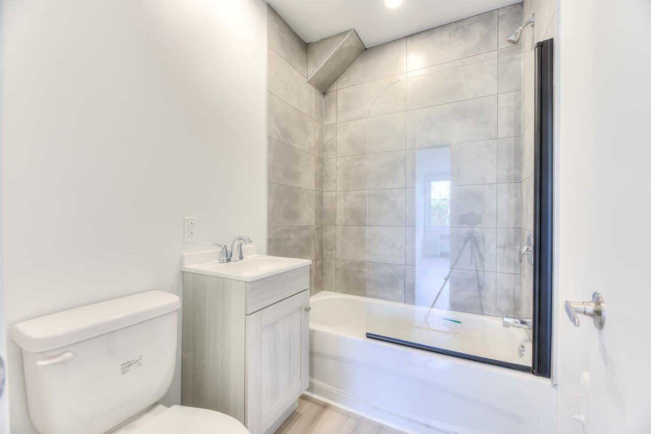2660 Rue Goyer #204 - Photo 3 of 11