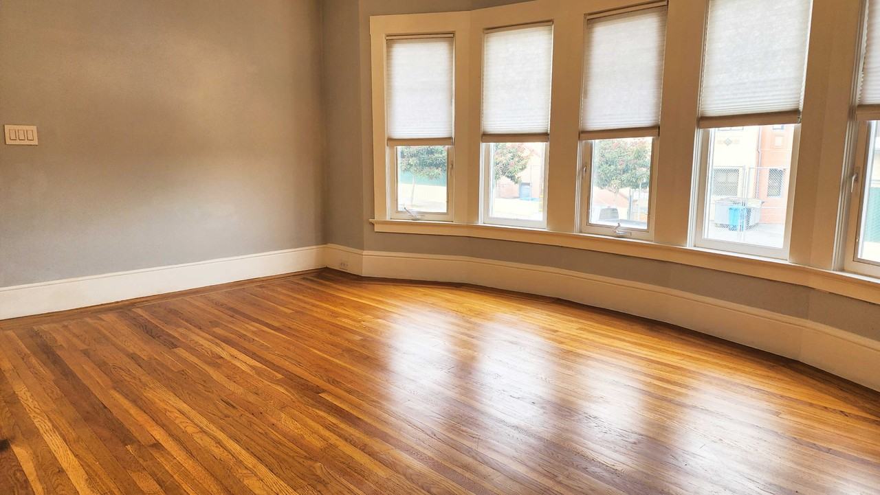 431 Bacon St - Photo 4 of 10