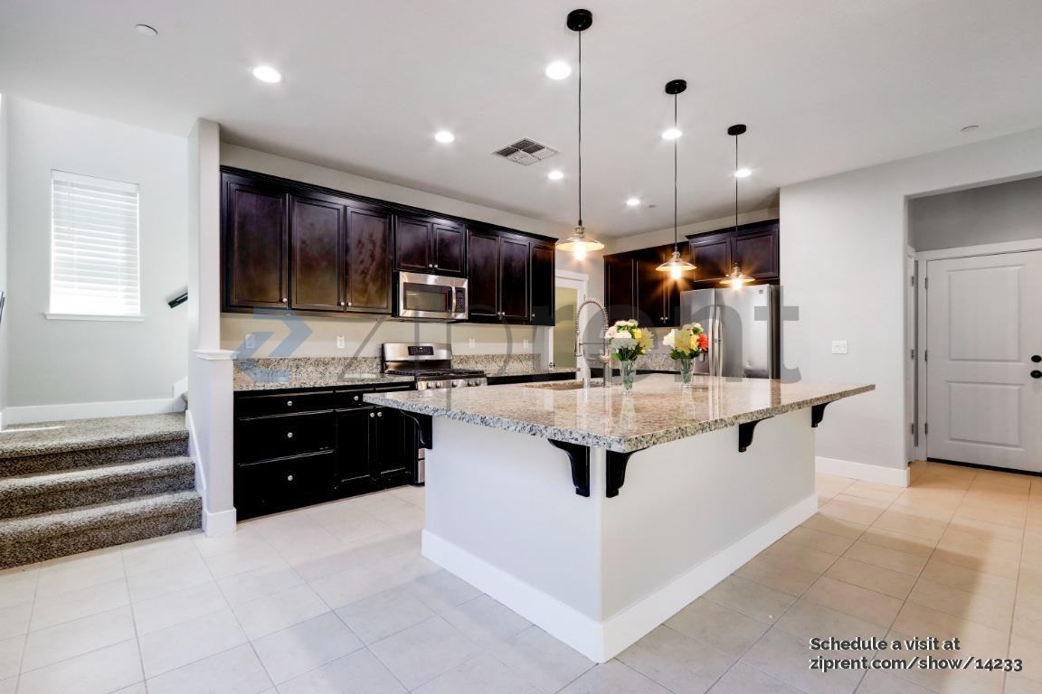 1125 Berkshire Dr - Photo 4 of 20