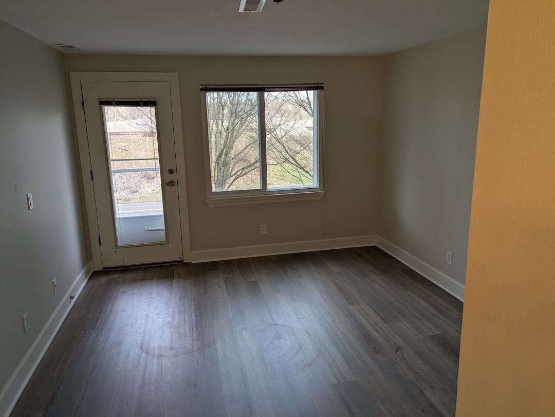 520 SE Columbia River Dr #220 - Photo 4 of 24