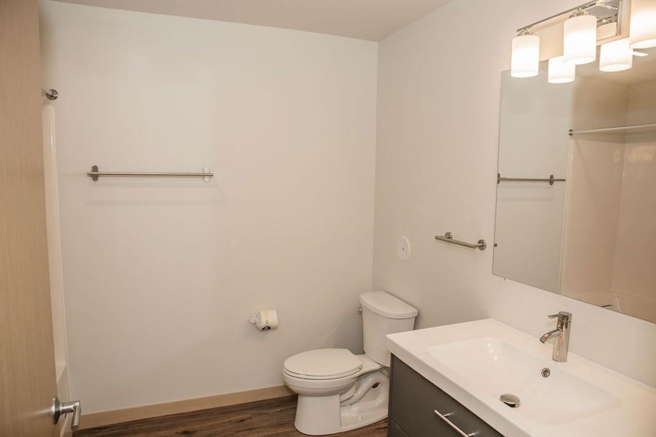 455 Century Place - Photo 7 of 45