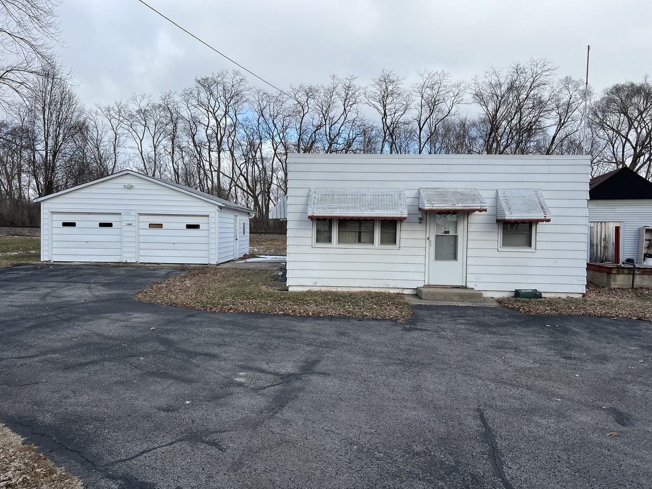 1641 Jericho Rd - Photo 2 of 15