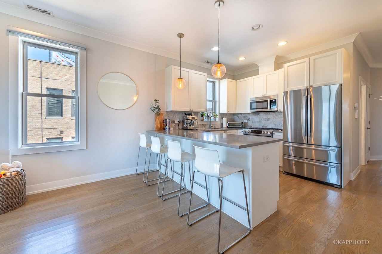 457 N Aberdeen St - Photo 6 of 27