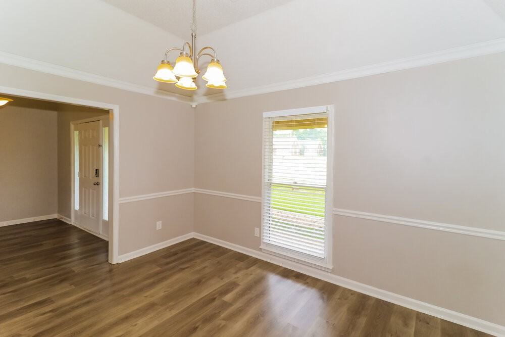 9261 Chimneyrock Blvd - Photo 7 of 19