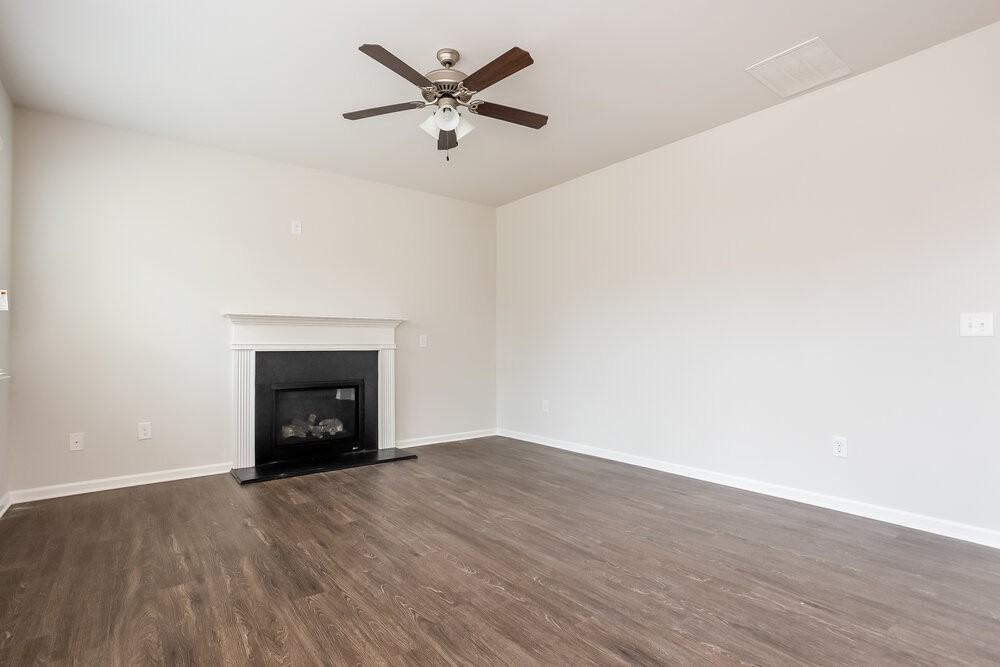 211 Susie Creek Ln - Photo 4 of 17