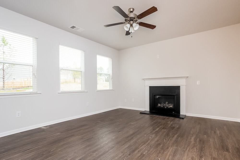 211 Susie Creek Ln - Photo 5 of 17