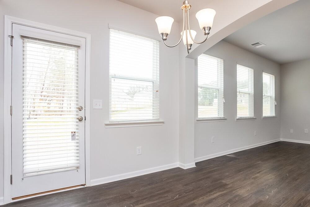 211 Susie Creek Ln - Photo 6 of 17