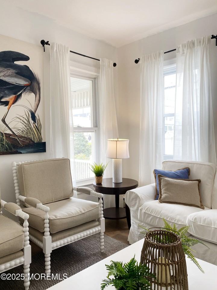 22 Embury Ave - Photo 6 of 14
