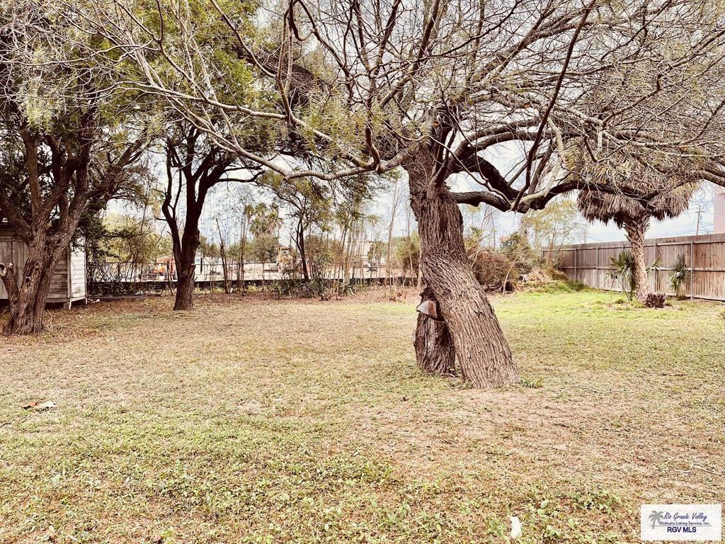 901 Lakeside Blvd - Photo 3 of 22