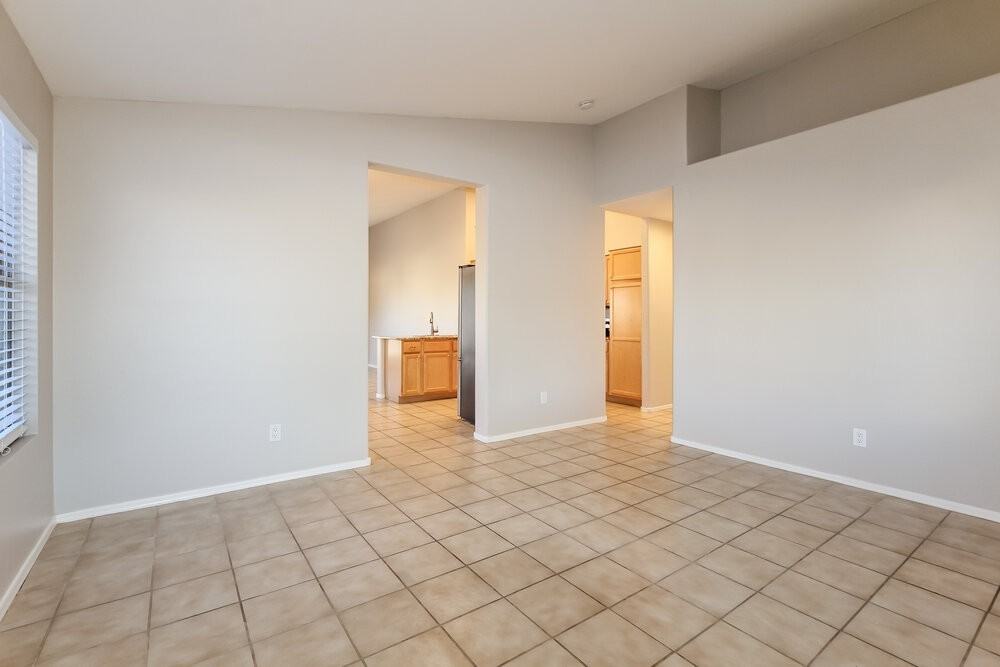 14909 W Watson Cir - Photo 4 of 16