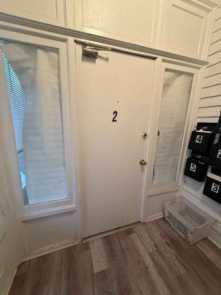 402 Cinnaminson Ave - Photo 3 of 25