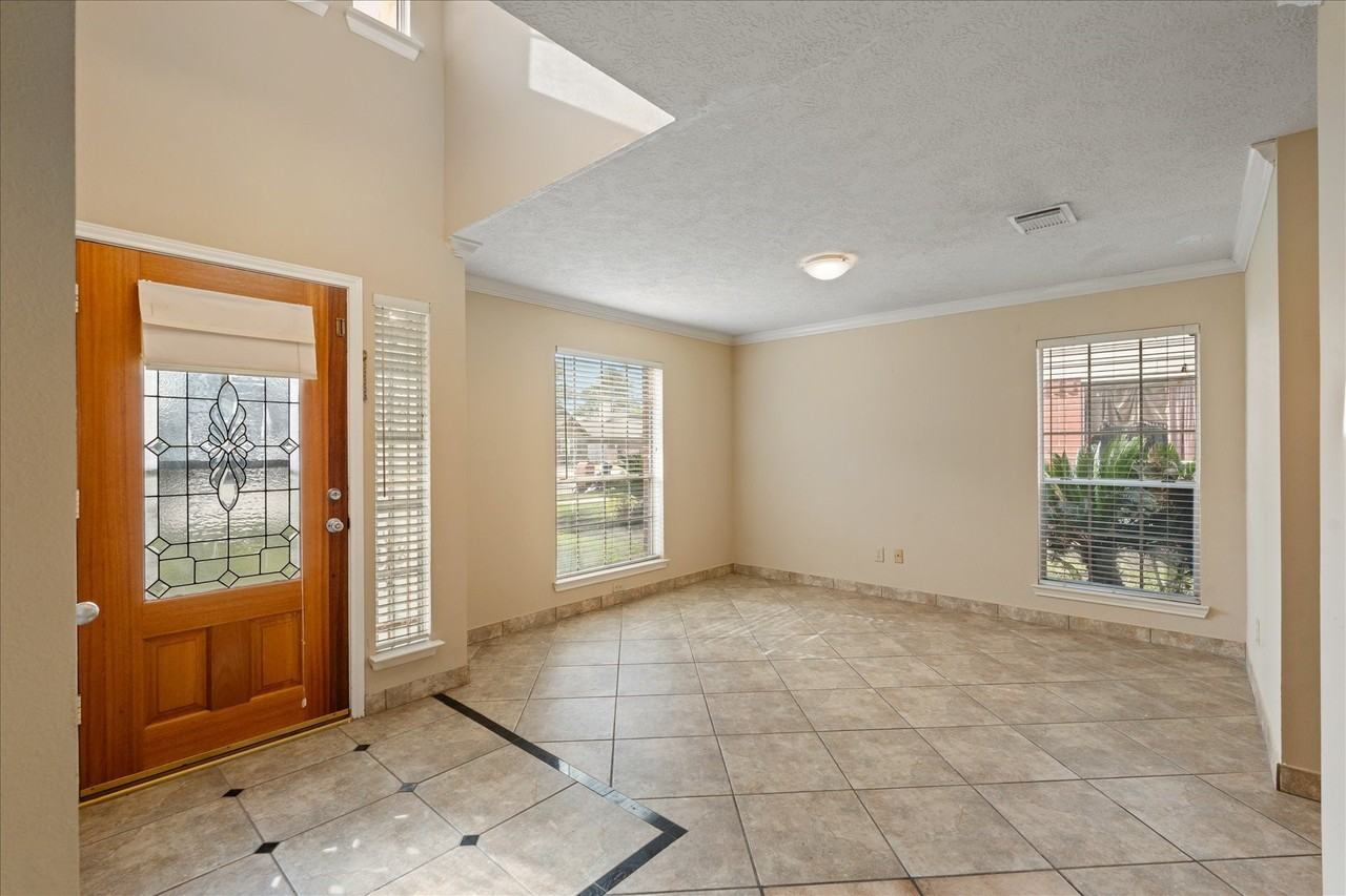 3708 Nutwood Ln - Photo 2 of 20