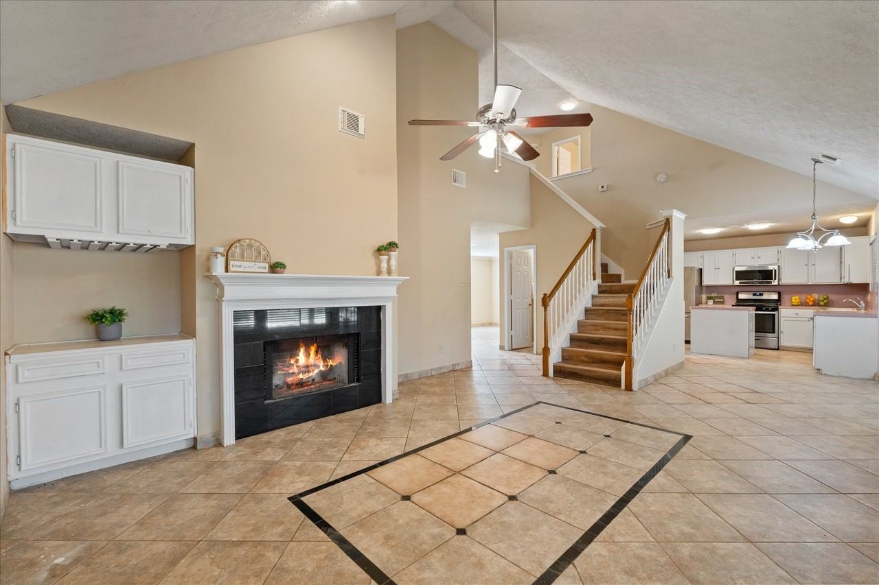 3708 Nutwood Ln - Photo 7 of 20