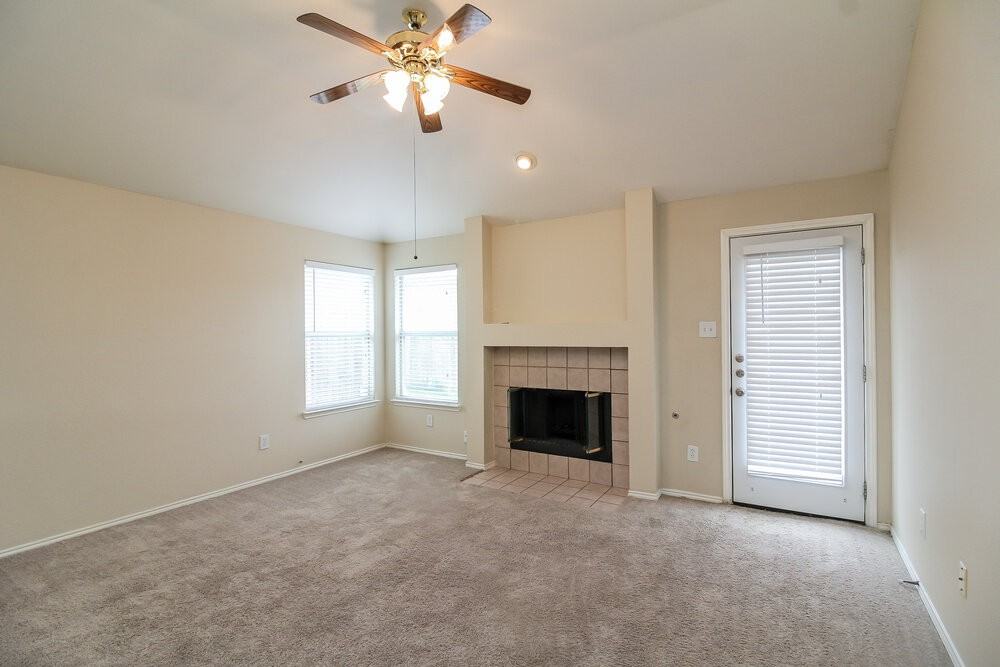 2807 N Hampton Dr - Photo 4 of 15