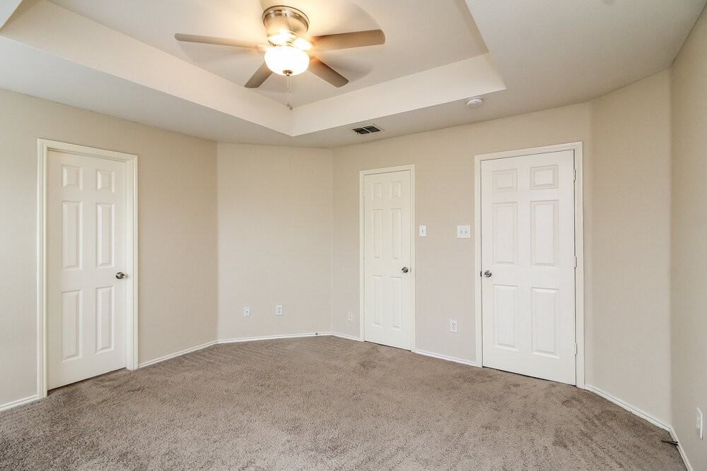 2807 N Hampton Dr - Photo 7 of 15