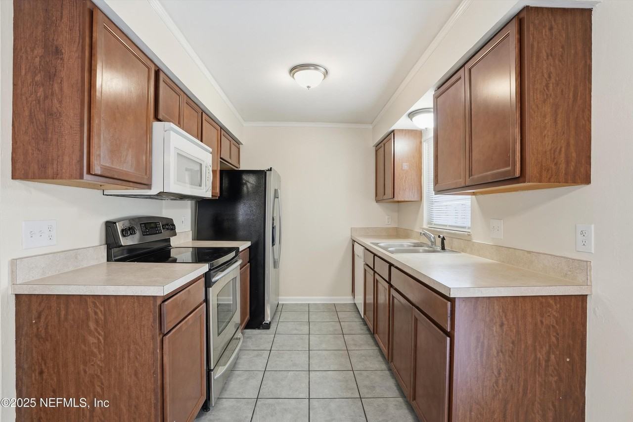 8362 Kipling Ct - Photo 5 of 21