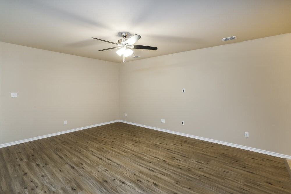 314 Fairgrounds Ln - Photo 4 of 19